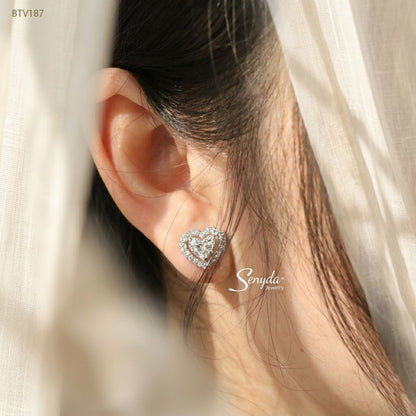 18K Solid Gold Pavé Heart Stud Earrings