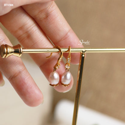 10K Solid Gold Freshwater Pearl Dangle Earrings