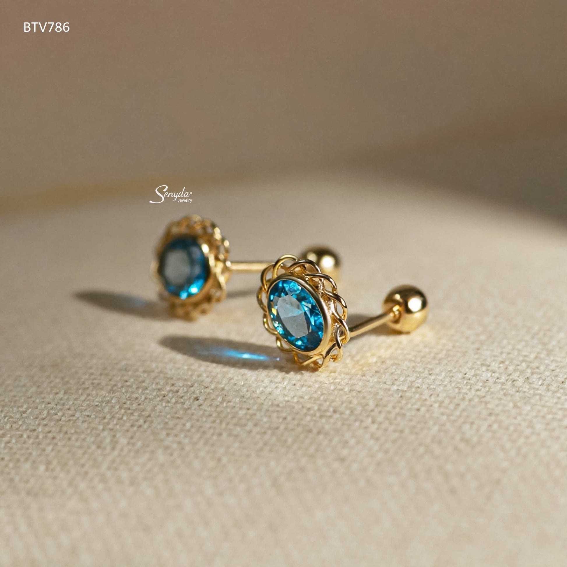 14K Solid Gold Vintage Oval CZ Stud Earrings With Filigree Border