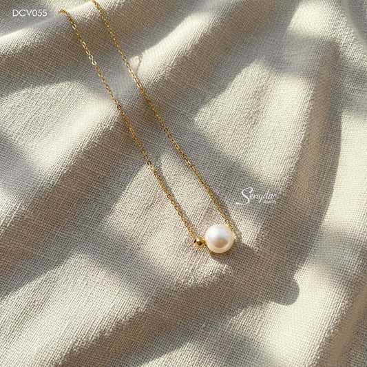 10K Solid Gold Single Freshwater Pearl In Dainty Chain Necklace With Bead