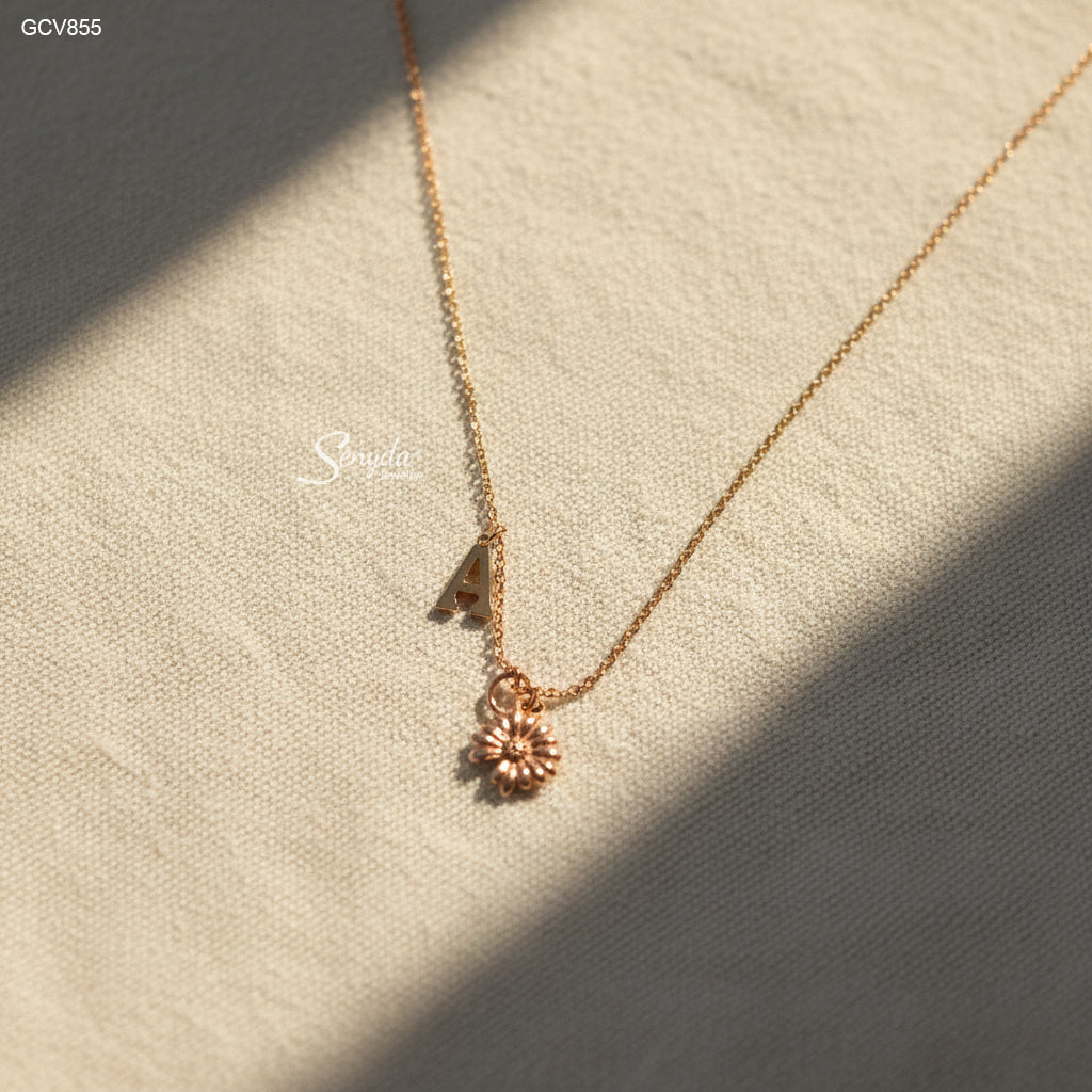 Personalized Initial Charm Daisy Necklace