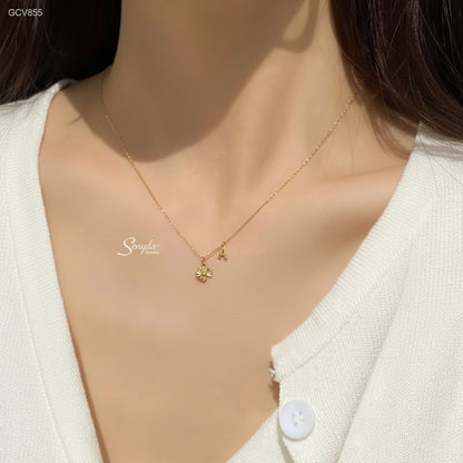 Personalized Initial Charm Daisy Necklace