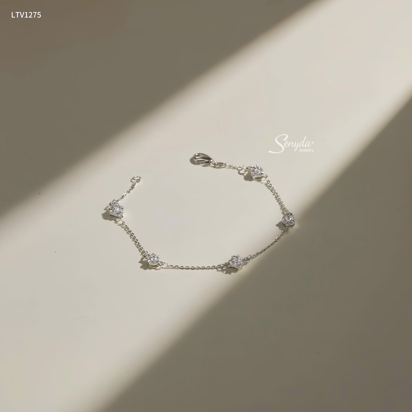 14K Solid Gold Pavé 4-Petal Flower Bracelet