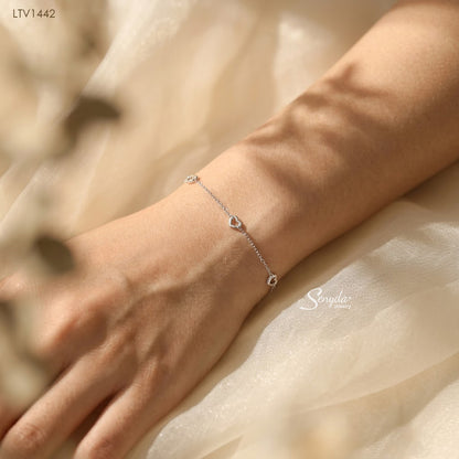 10K Solid Gold Cutout Heart Station Bracelet