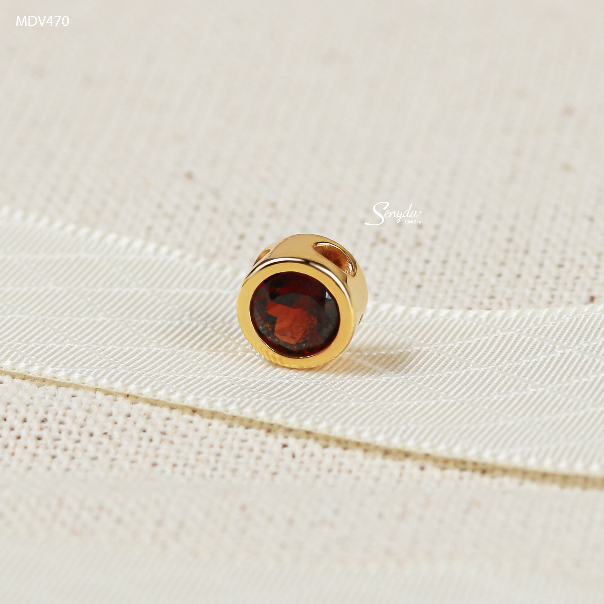 10K Solid Gold Bezel-Set Round Garnet Solitaire Pendant