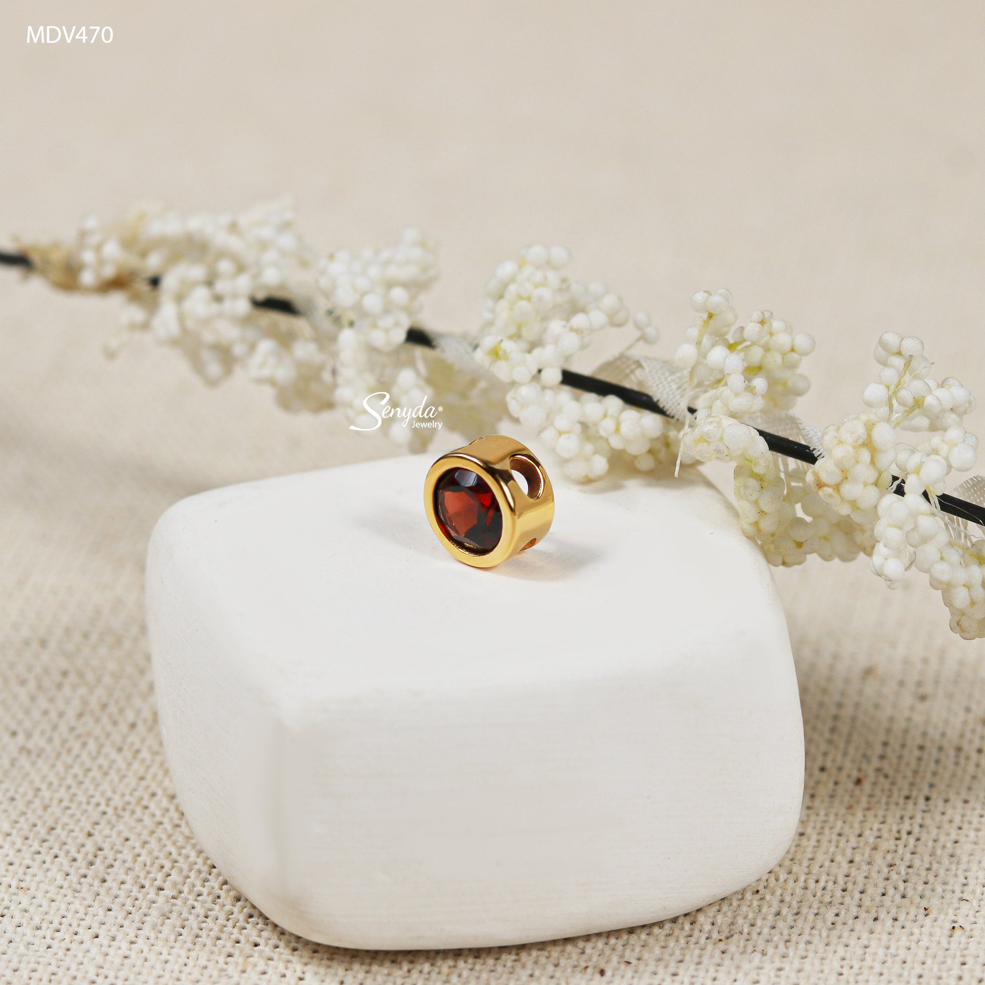 10K Solid Gold Bezel-Set Round Garnet Solitaire Pendant