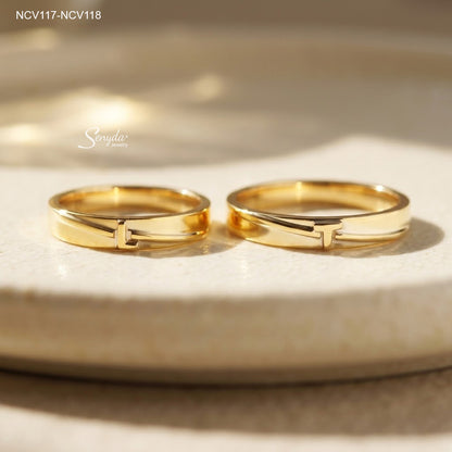 Personalized Engraved Embossed Initials Wedding Ring Set In Yellow Gold