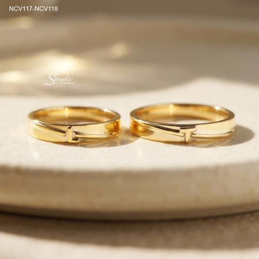 Personalized Engraved Embossed Initials Wedding Ring Set In Yellow Gold