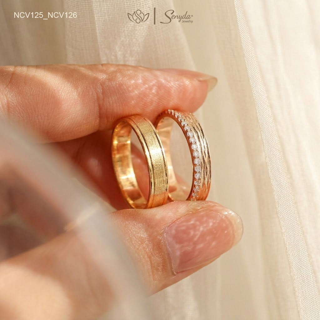 Luminous Love Gold Wedding Ring Set