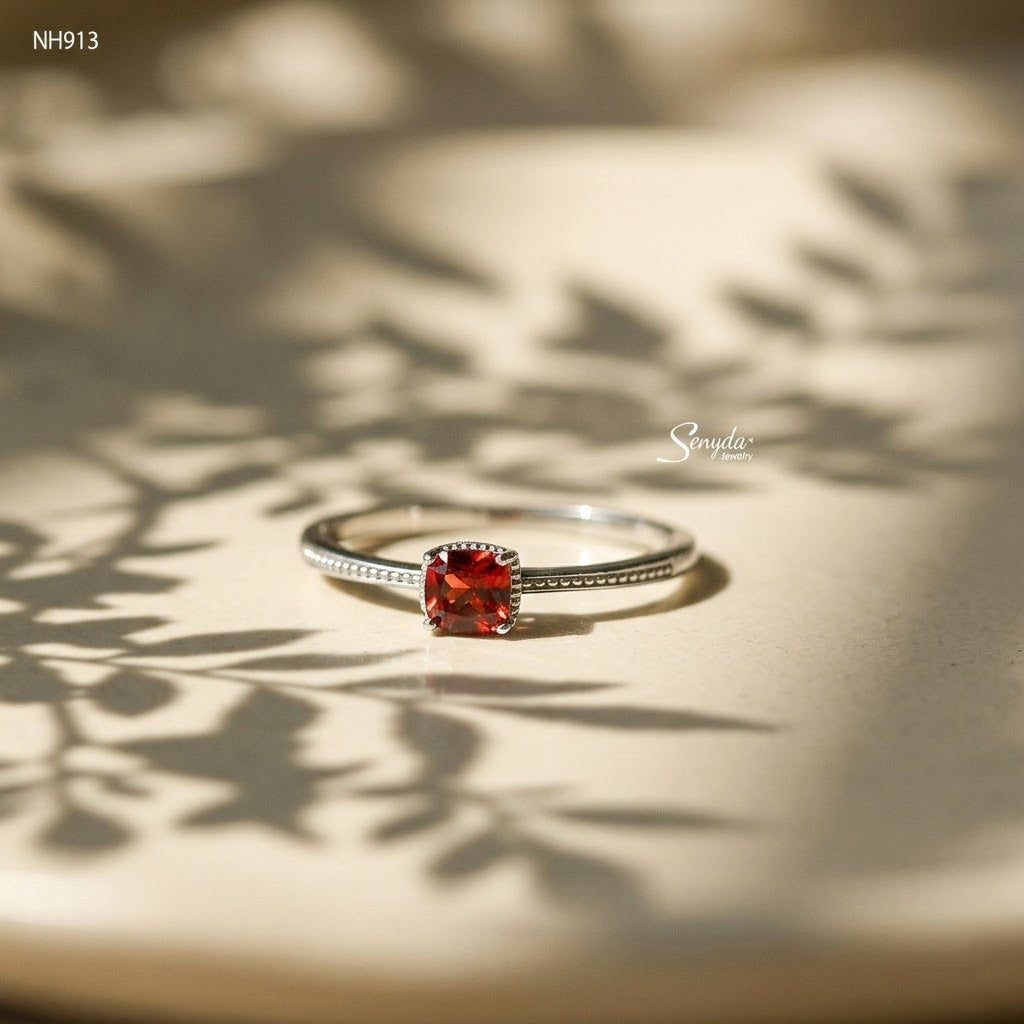 Sterling Silver 925 4mm Square Garnet Solitaire Ring