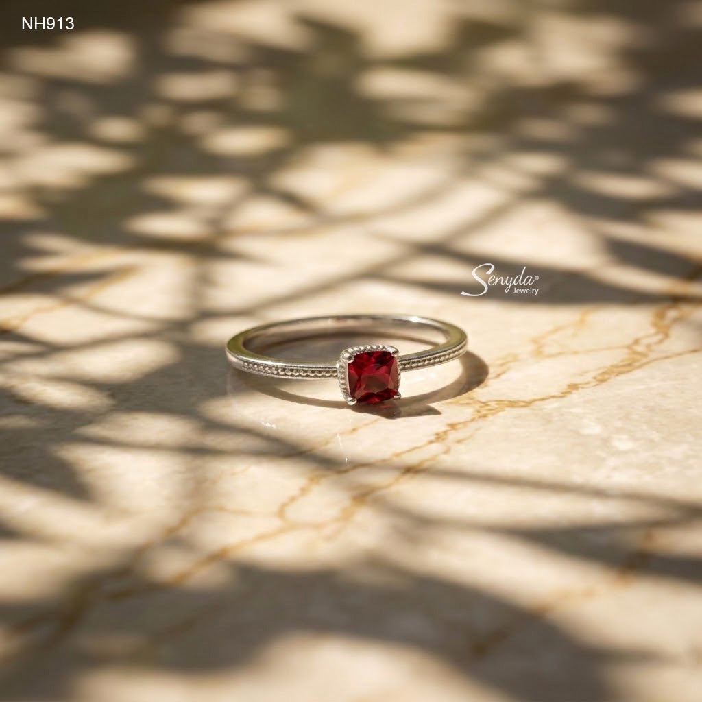 Sterling Silver 925 4mm Square Garnet Solitaire Ring