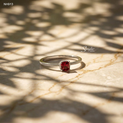 Sterling Silver 925 4mm Square Garnet Solitaire Ring