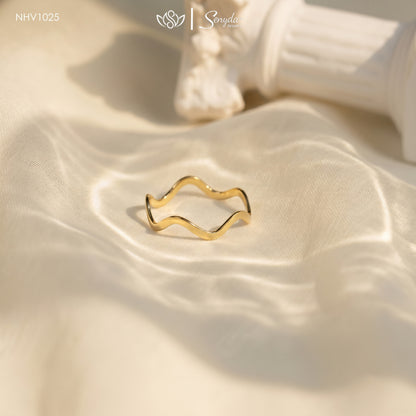 Solid Gold Wave Ring (Custom Wave Count)