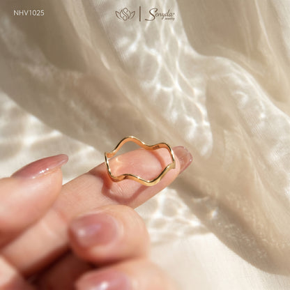 Solid Gold Wave Ring (Custom Wave Count)