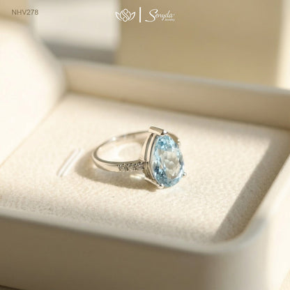 18K Solid Gold Pear - Shaped Brilliant Cut Blue Topaz Ring