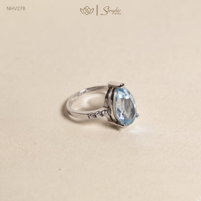 18K Solid Gold Pear - Shaped Brilliant Cut Blue Topaz Ring