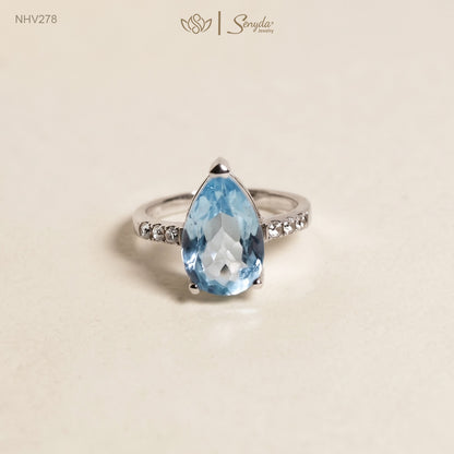 18K Solid Gold Pear - Shaped Brilliant Cut Blue Topaz Ring