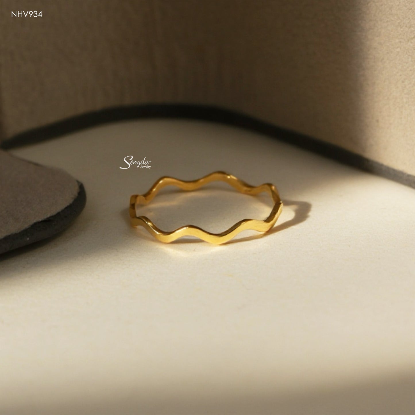 Solid Gold Wave Ring (Custom Wave Count)