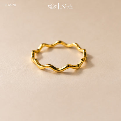 Solid Gold Wave Ring (Custom Wave Count)