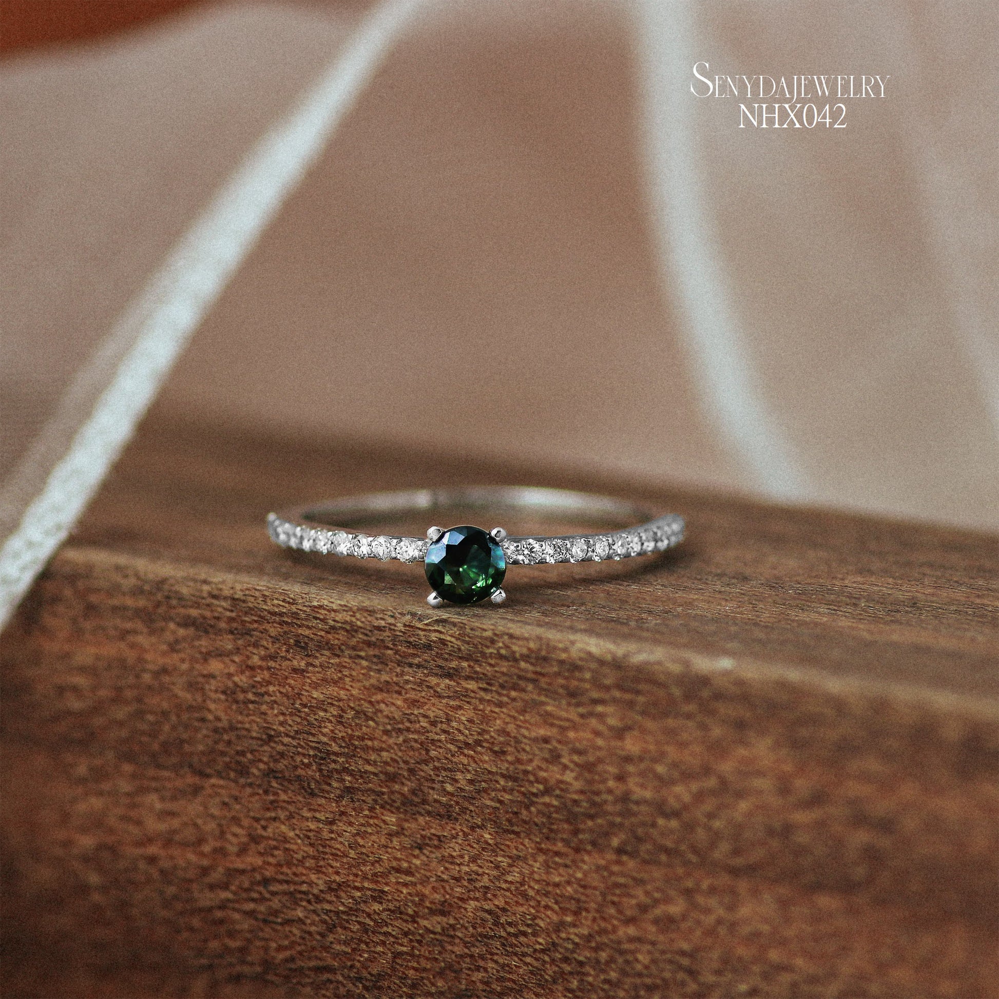 10K Solid Gold Green Sapphire Solitaire Ring Diamond Pave Band