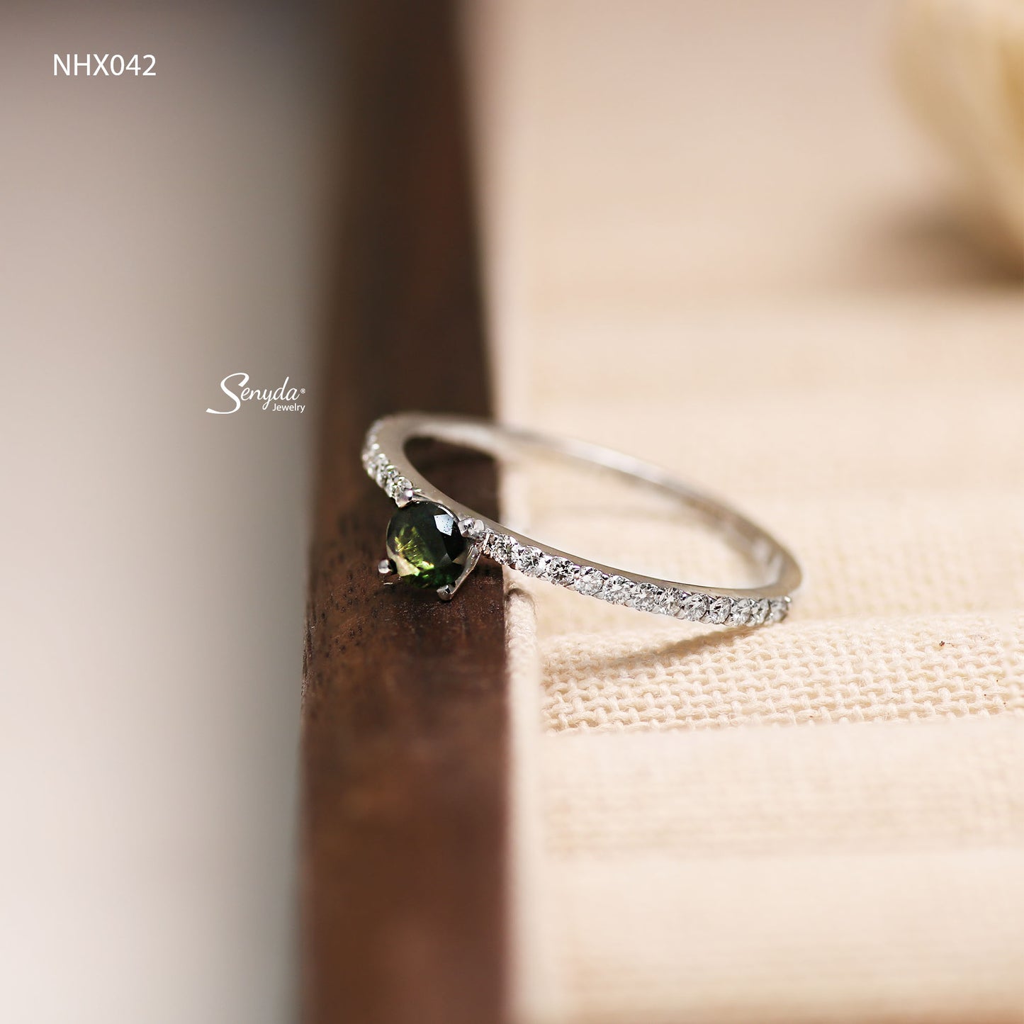 10K Solid Gold Green Sapphire Solitaire Ring Diamond Pave Band