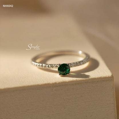 10K Solid Gold Green Sapphire Solitaire Ring Diamond Pave Band
