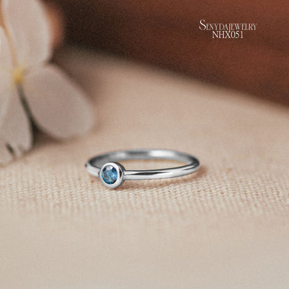 18K Solid Gold Dark Blue Diamond Bezel Ring